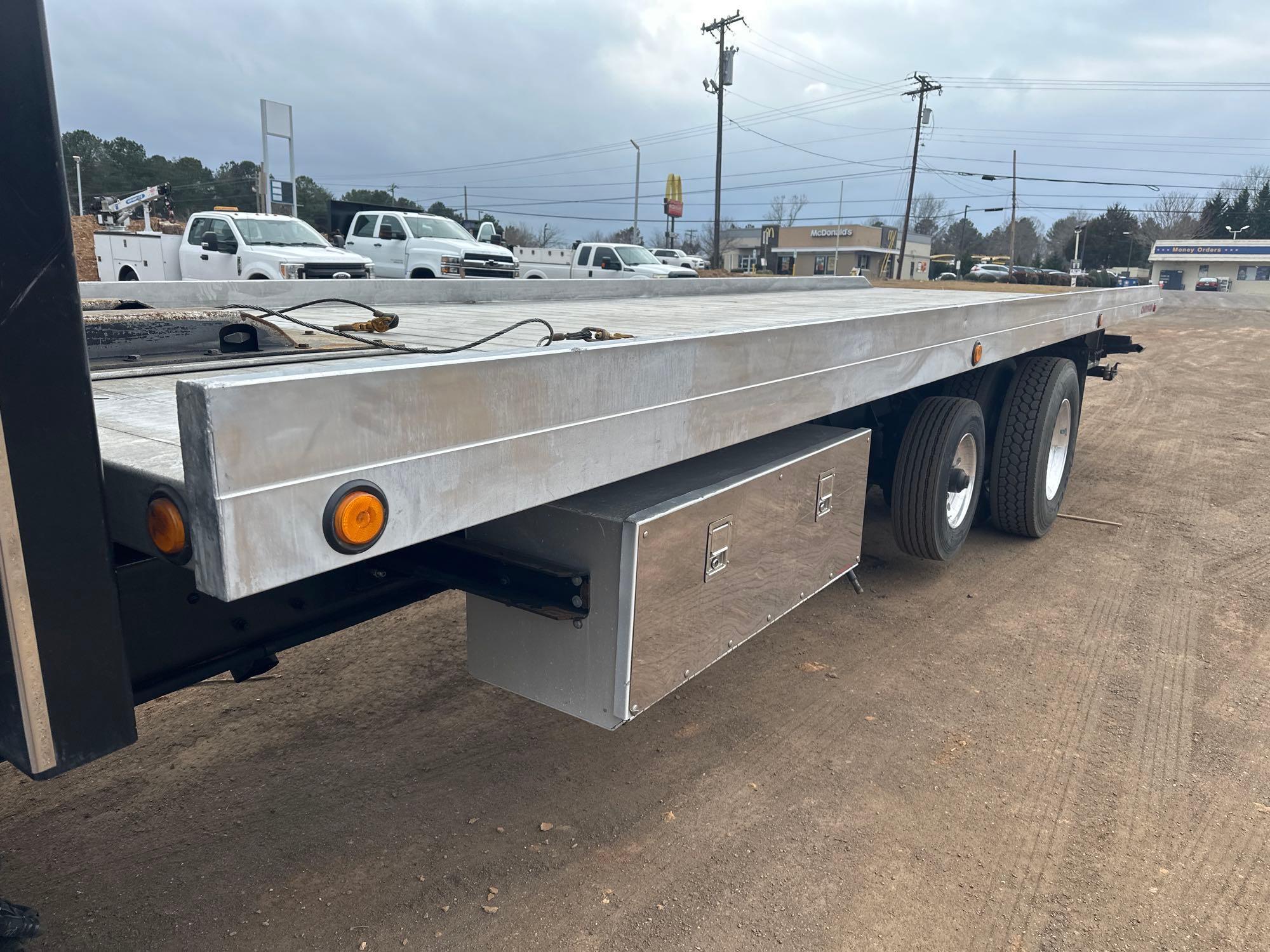 2006 KENWORTH T300 T/A ROLLBACK TRUCK WITH CAB CARRIER