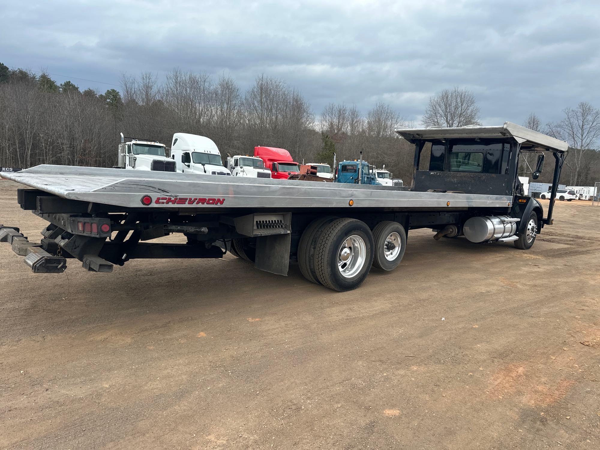 2006 KENWORTH T300 T/A ROLLBACK TRUCK WITH CAB CARRIER