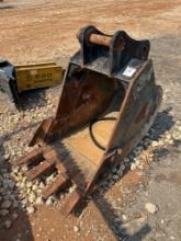 28IN EXCAVATOR DIGGING BUCKET