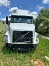 2011 VOLVO D13 T/A SLEEPER TRACTOR
