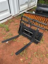 FUTURE MINI SKID STEER HYDRAULIC SIDE SHIFT FORK ATTACHMENT