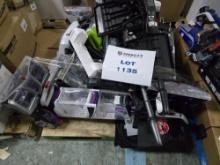 Mixed Pallet, Many Store Model Display Hoover/Bissell/Tineco, Other Vacuums, Mops, Carpet Cleaners