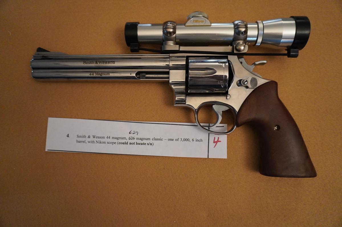 Smith and Wesson Revolver 44 Magnum 629 Magnum Classic