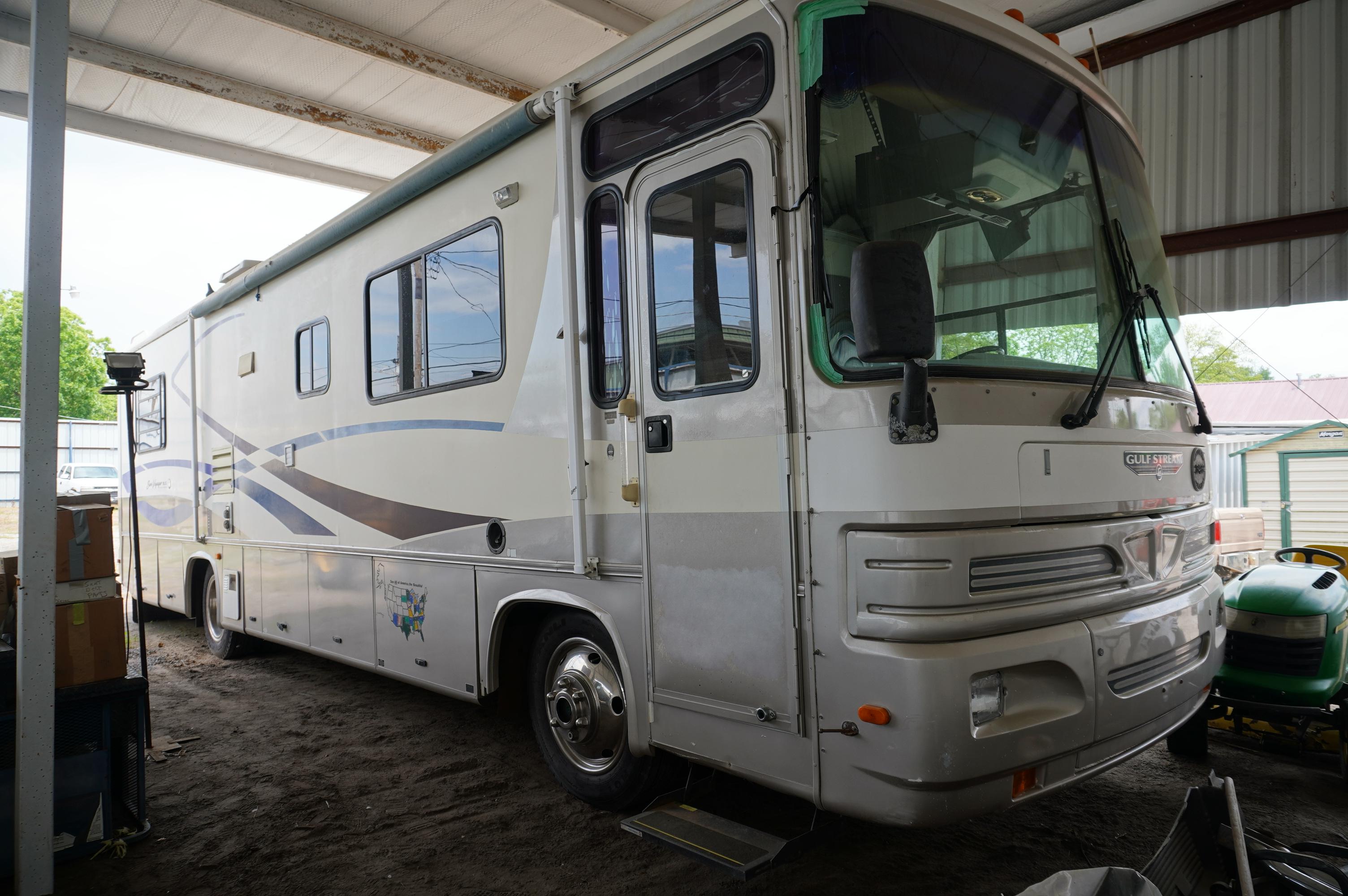 1998 Diesel Sun Voyager Bus By Gult Stream Motor Home 24 Valve 5.9 Diesel Engine