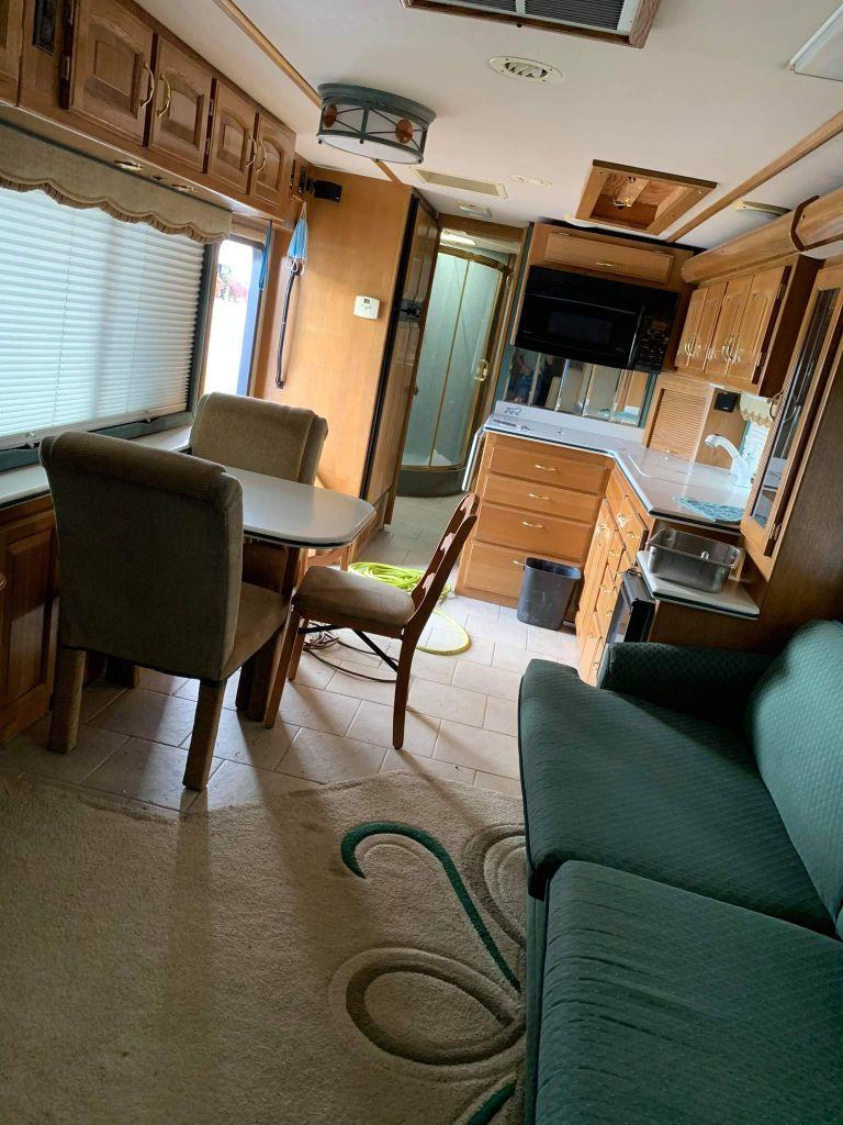 1999 Continental Diesel Motorhome