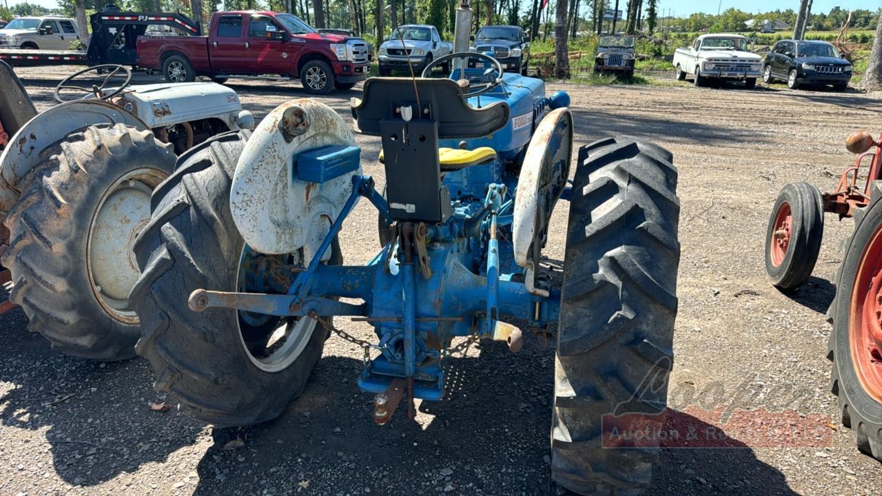 Ford 2000 Tractor