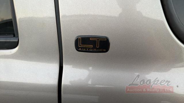 2002 Chevy Suburban LT