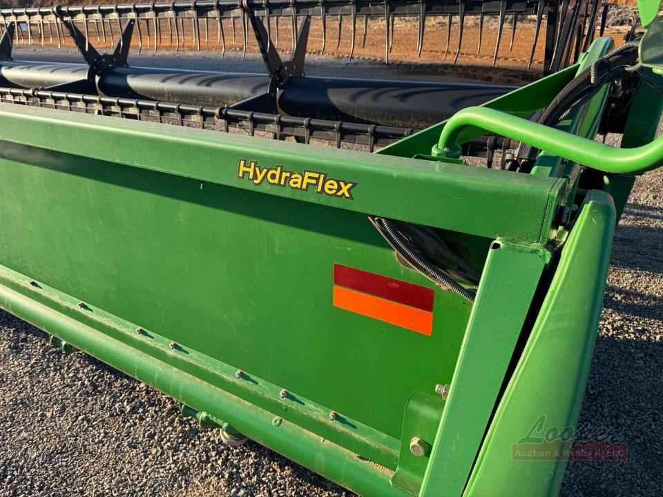 John Deere 635F Platform Head
