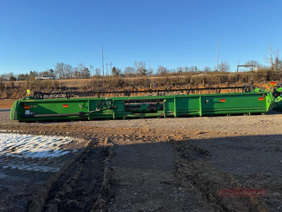 John Deere 635F Platform Head