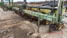 John Deere 7300