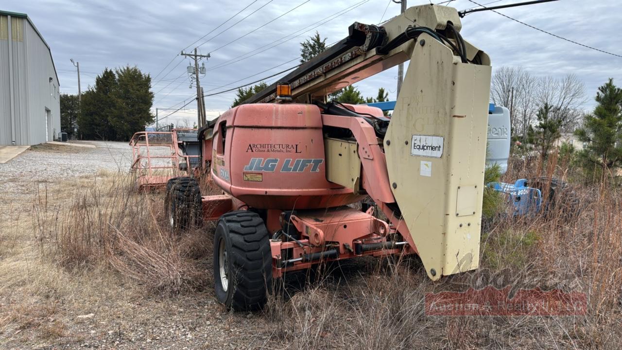 JLG 600A