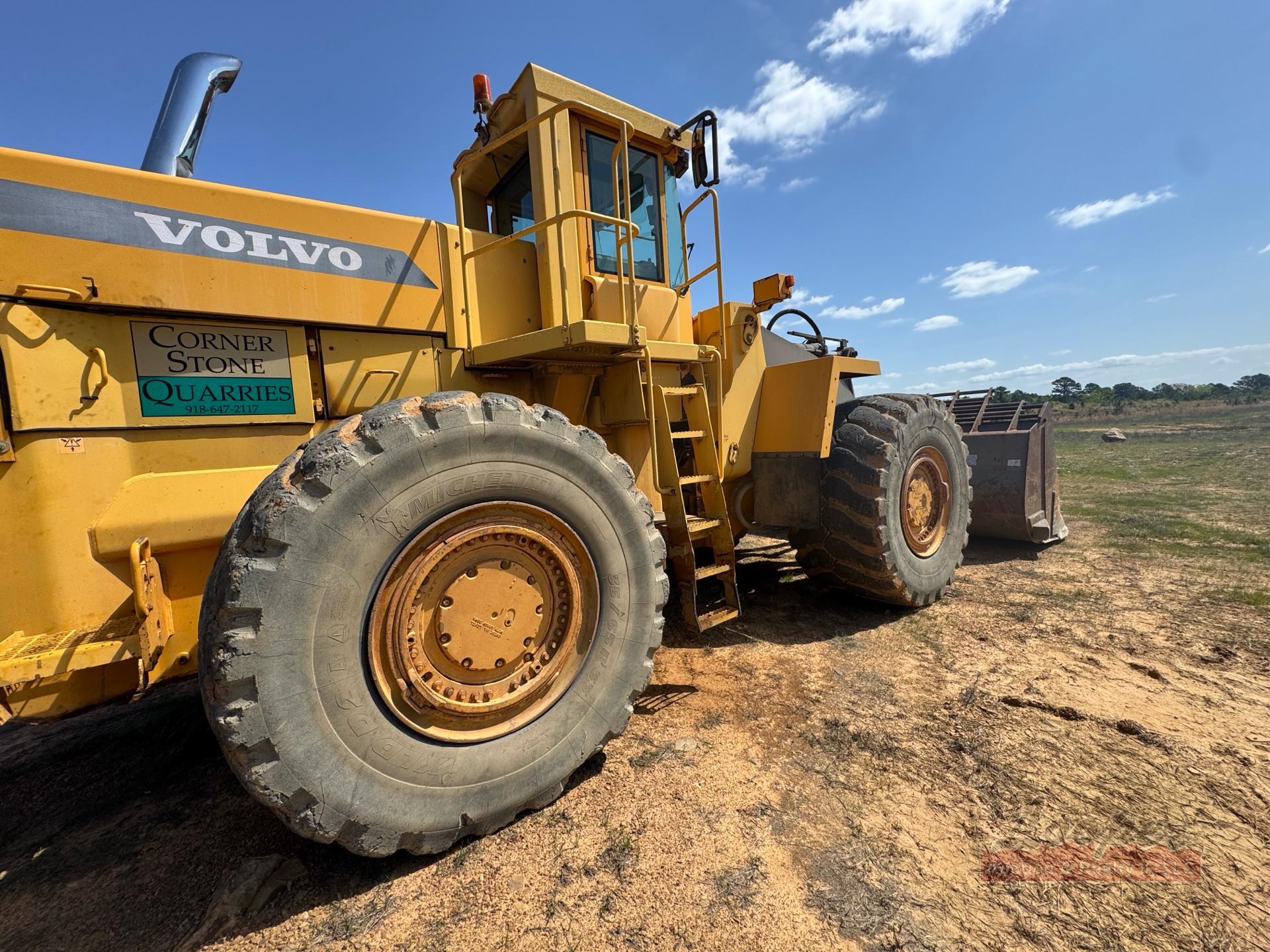 Volvo L330D Wheel Loader