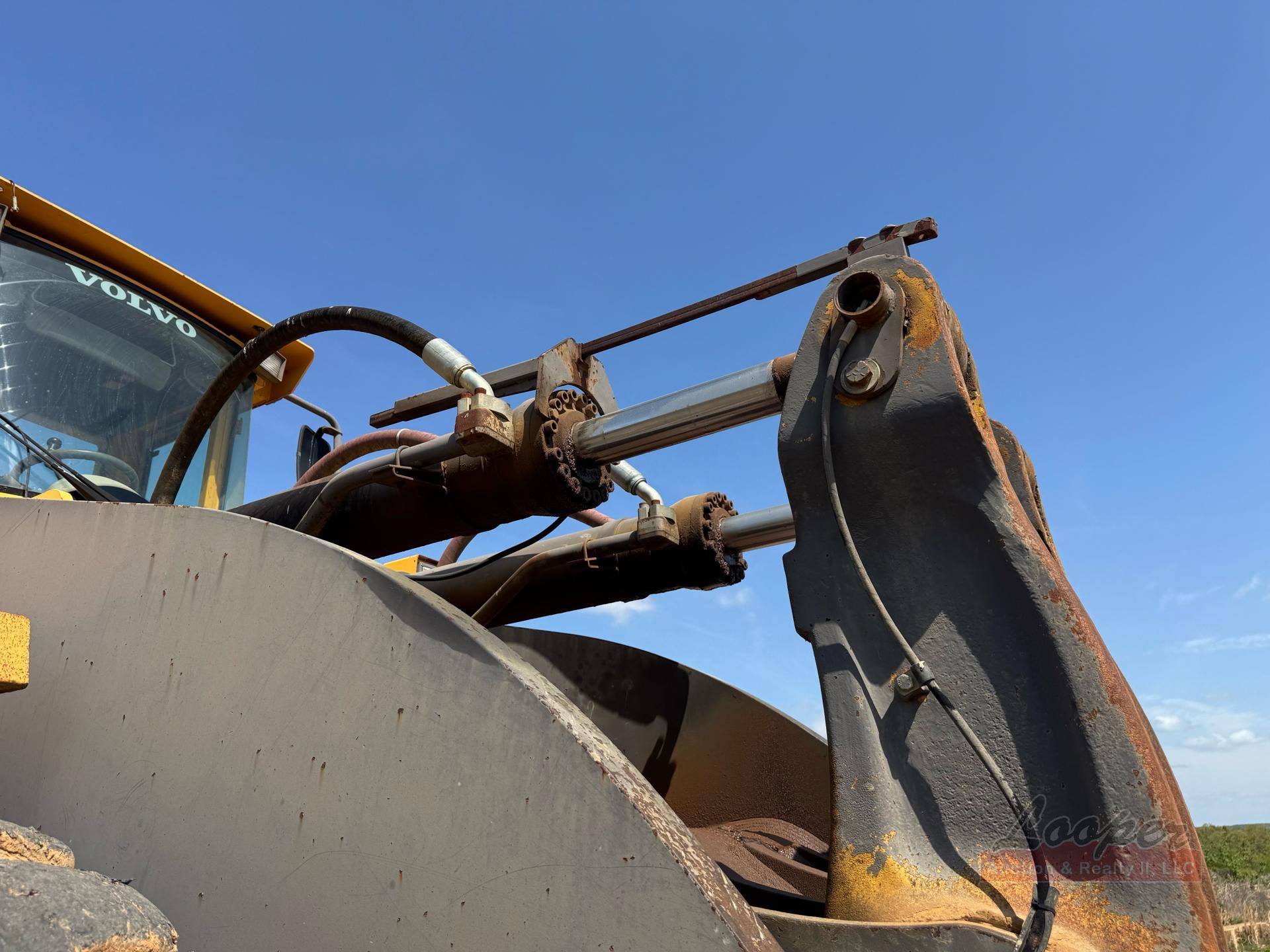 Volvo L330D Wheel Loader