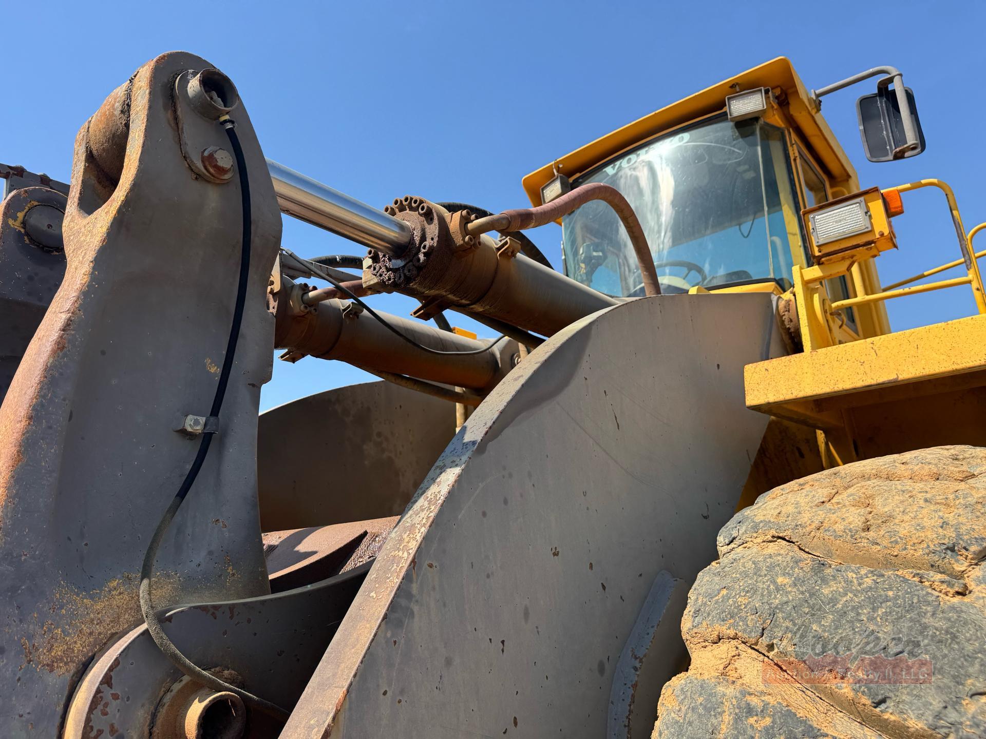 Volvo L330D Wheel Loader
