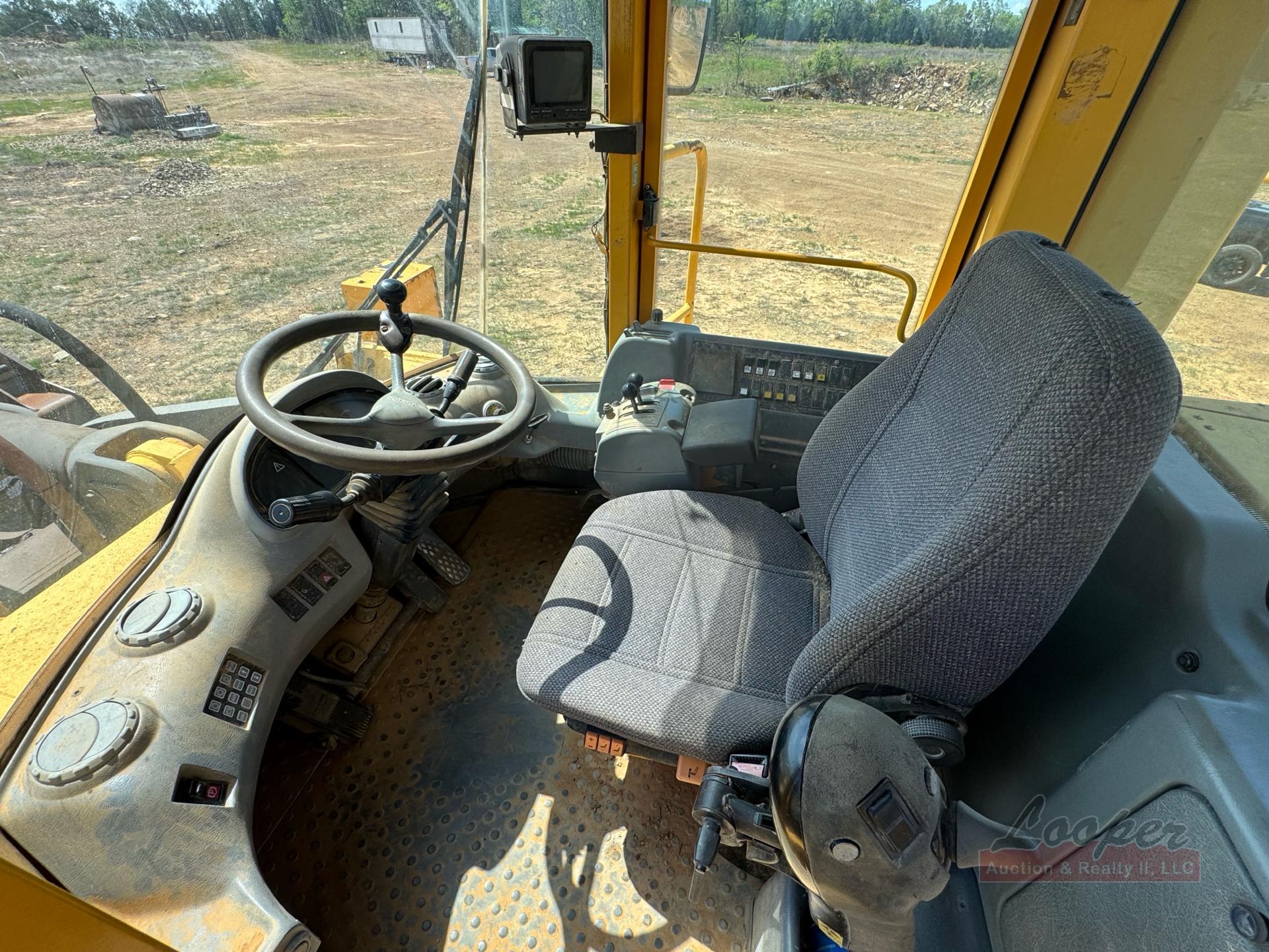 Volvo L330D Wheel Loader