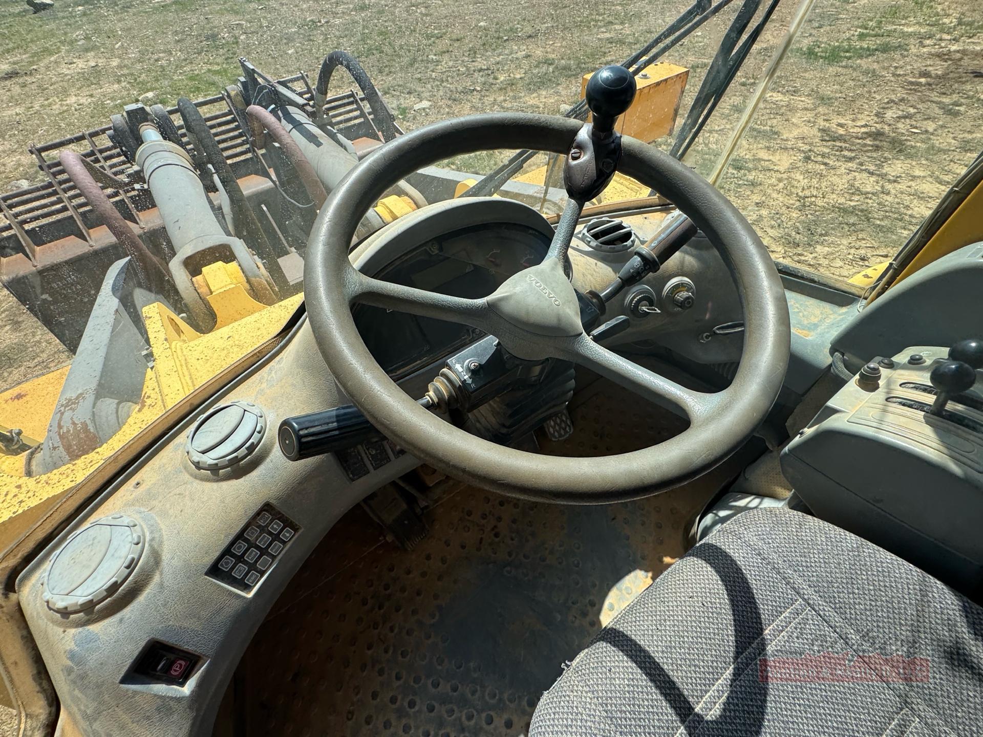 Volvo L330D Wheel Loader