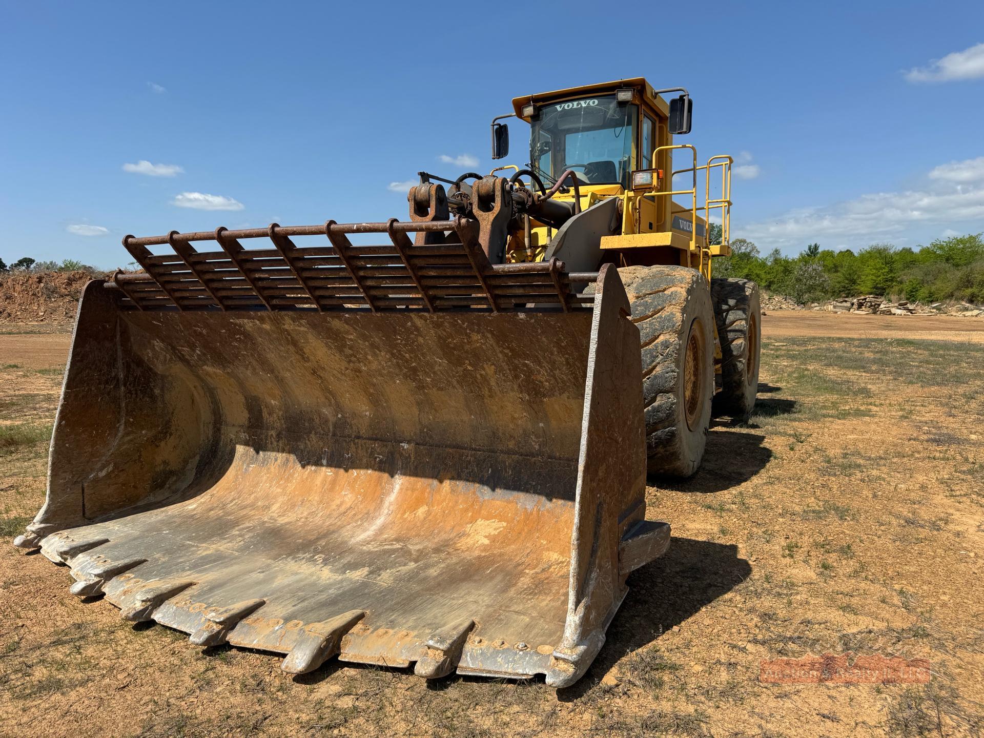 Volvo L330D Wheel Loader