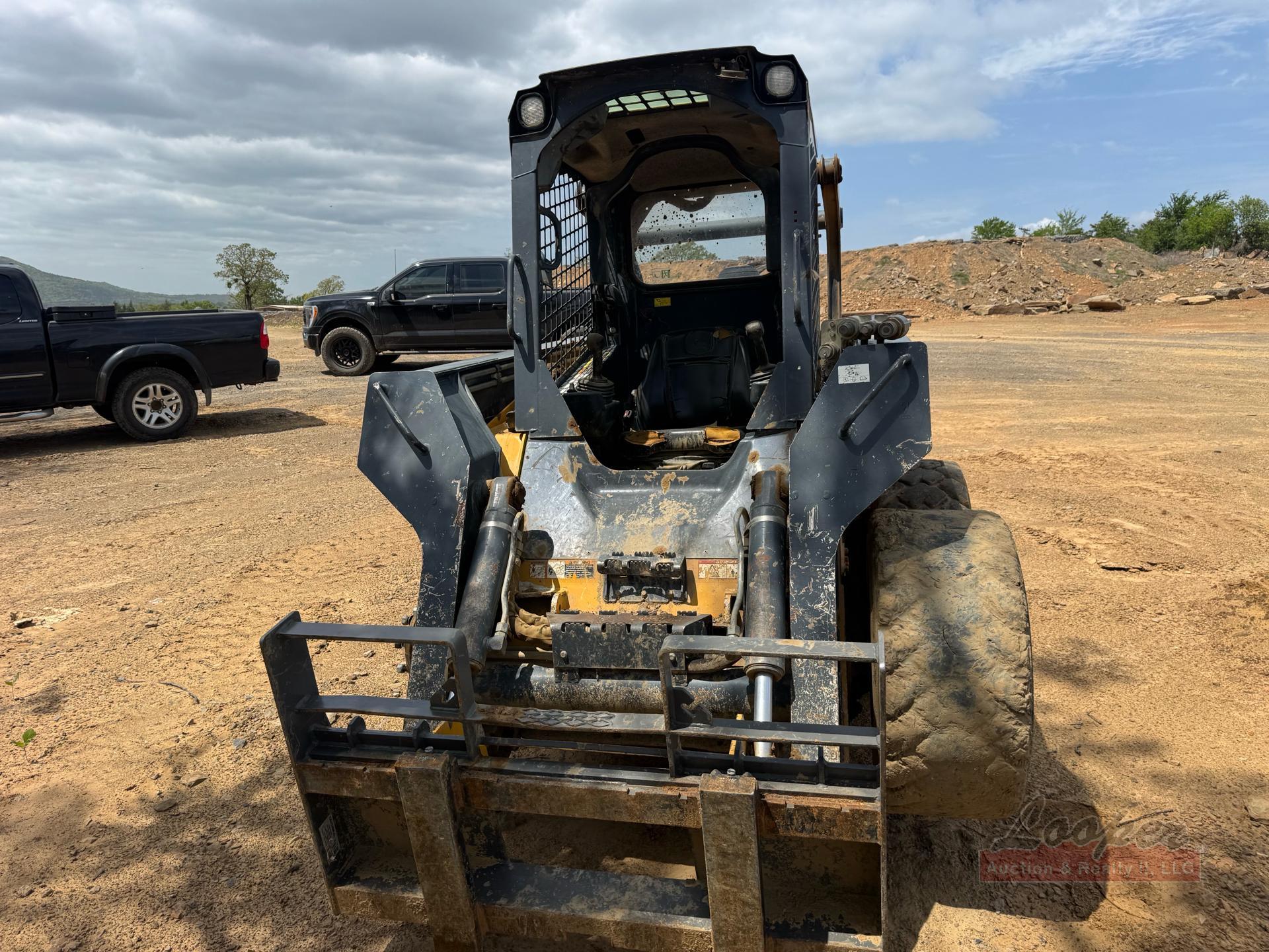 John Deere 332E Skid Steer