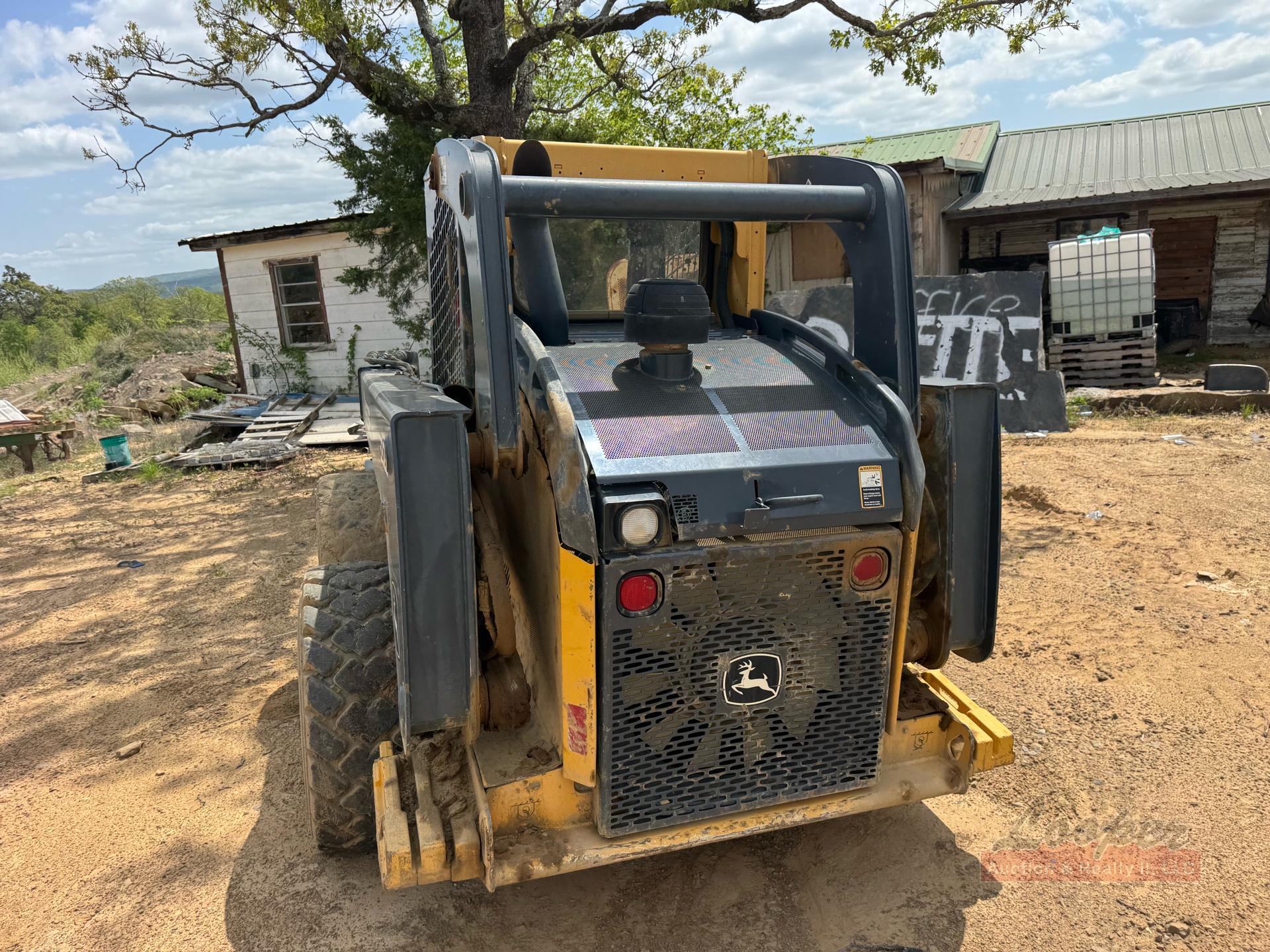 John Deere 332E Skid Steer