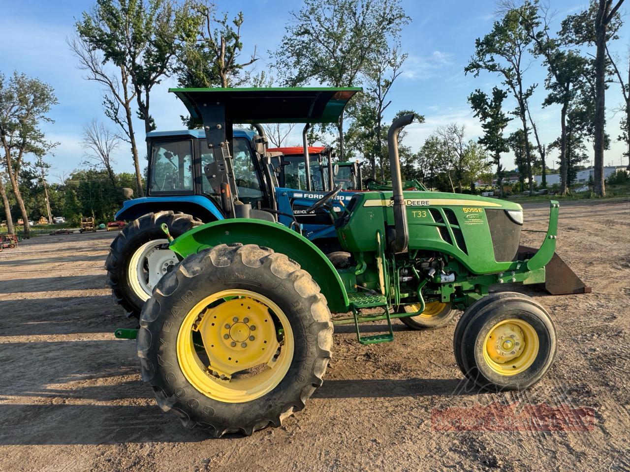 John Deere 5055E Tractor