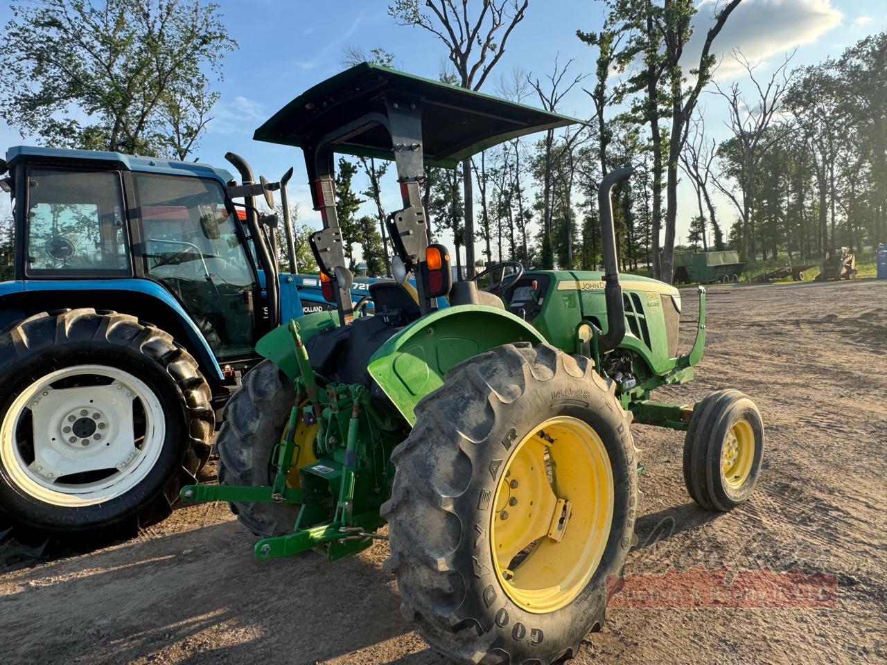 John Deere 5055E Tractor