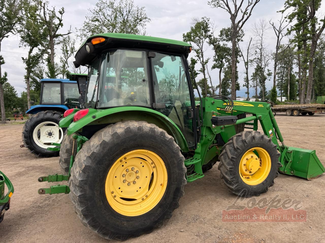 John Deere 5085M Tractor