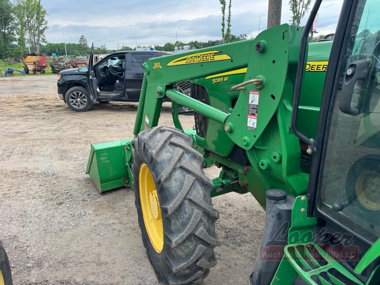 John Deere 5085M Tractor
