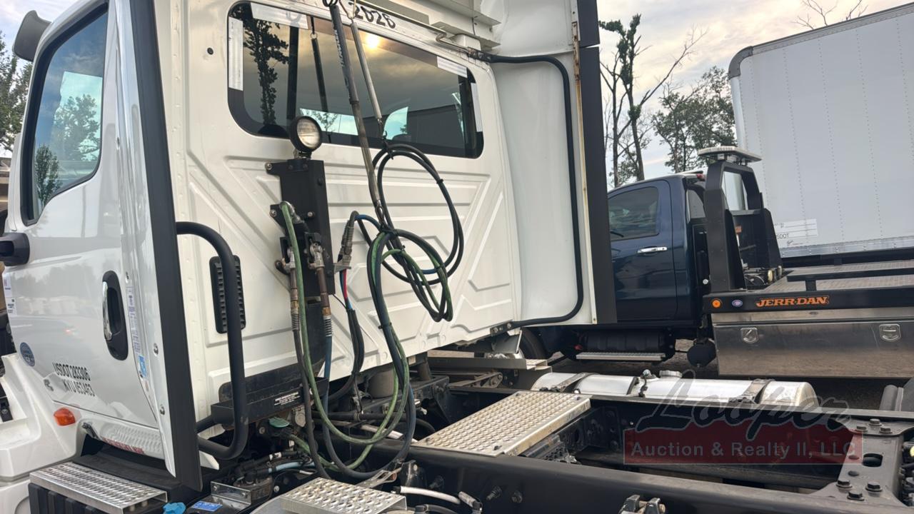 2019 International LT625 Day Cab