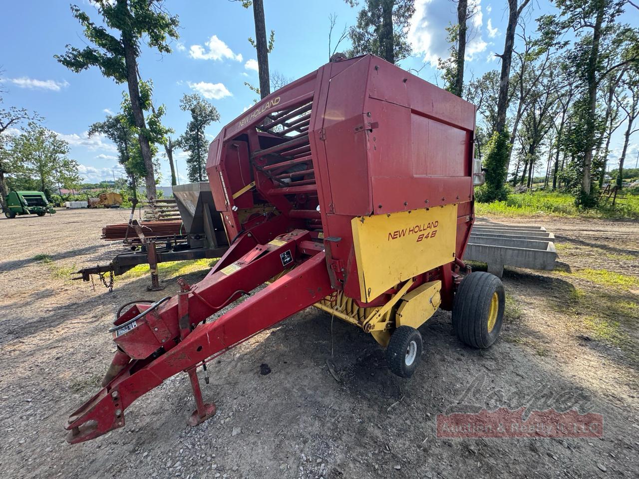 New Holland 848 Hay Baler