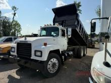 2001 Mack RD688 Dump Truck