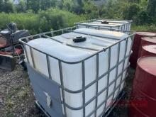 (4) plastic Liquid Containers