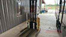 Yale Electric Pallet Stacker