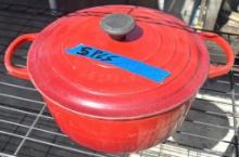 11x5" D Cast Iron Oval Dutch Oven