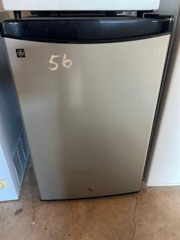 GE Mini Fridge