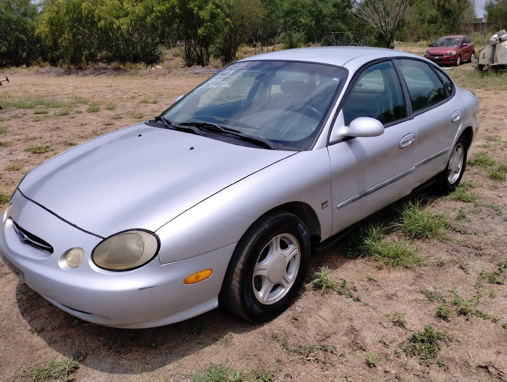 1999 Ford Taurus Passenger Car, VIN# 1FAFP53S5XA307870