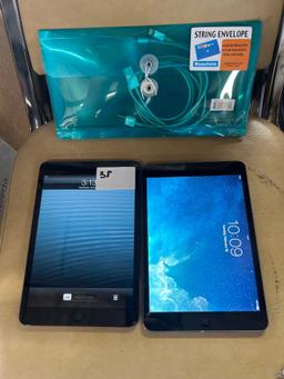 2 iPads