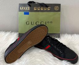 Gucci Shoes Size 9M