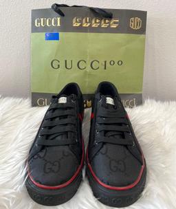 Gucci Shoes Size 9M