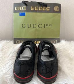 Gucci Shoes Size 9M