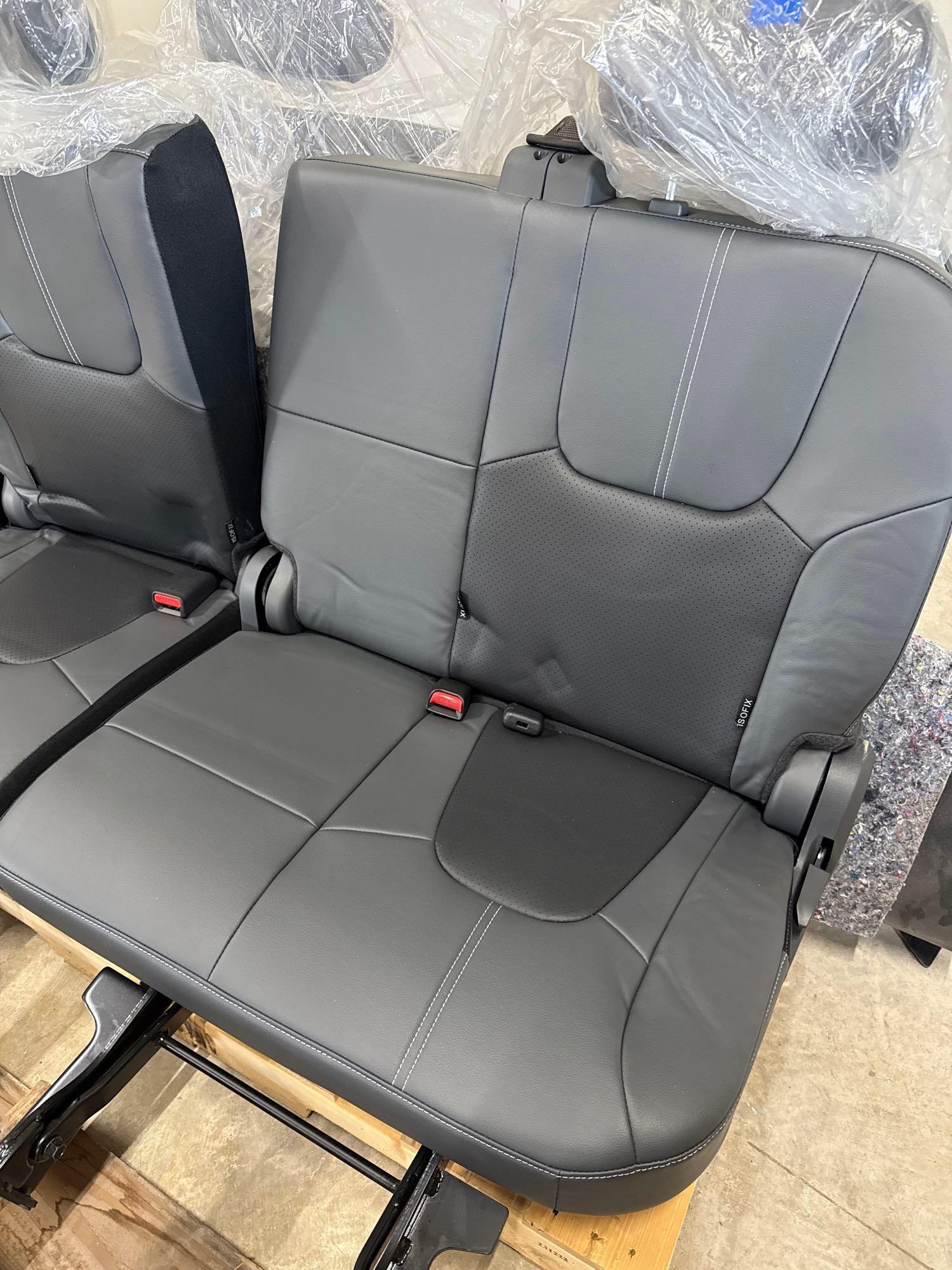 2025 vantage Primo Van Seats