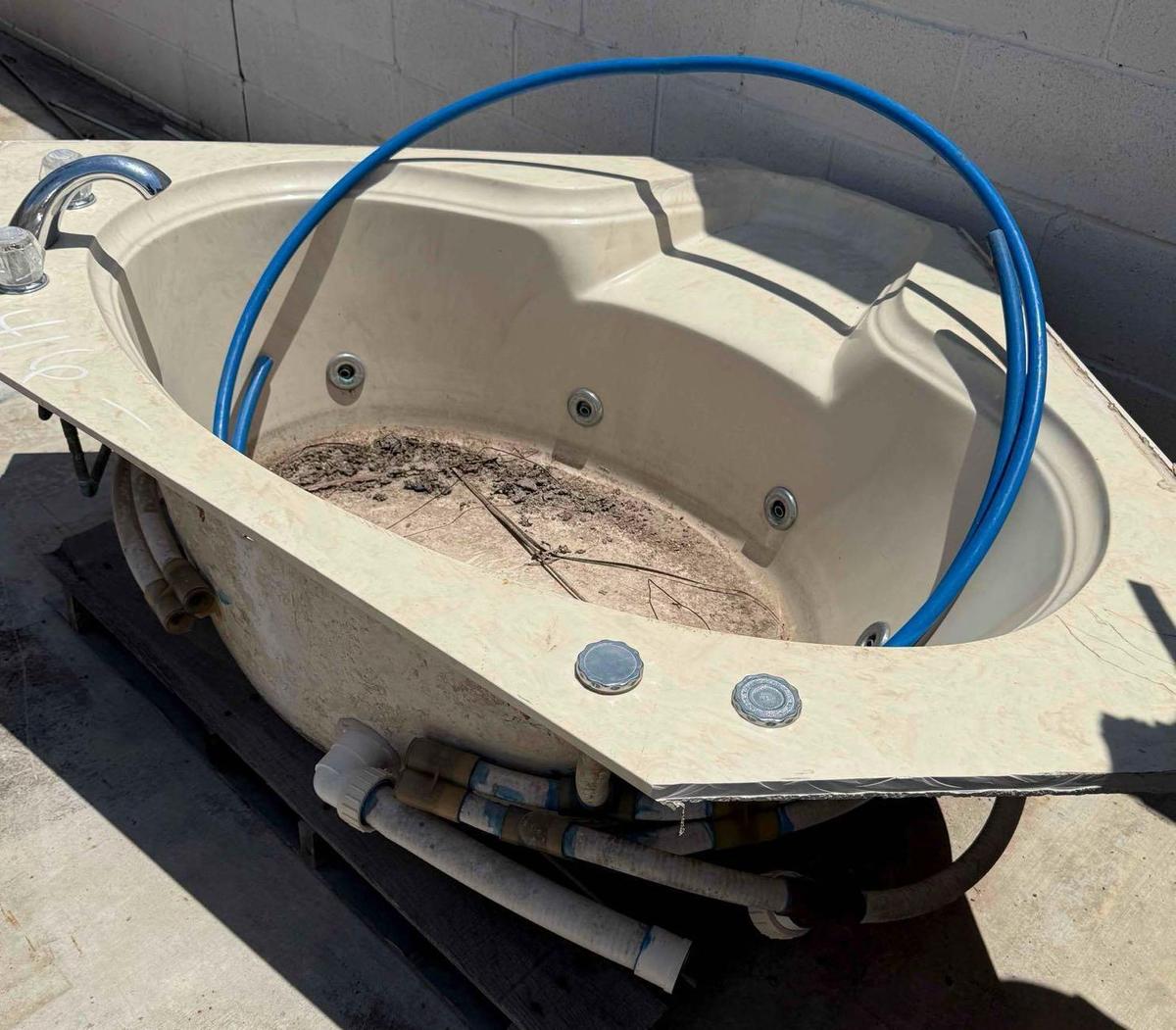 Jacuzzi Tub