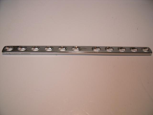 RICHARDS SMITH AND NEPHEW 71141411 NARROW COMPRESSION PLATE !O 10.2