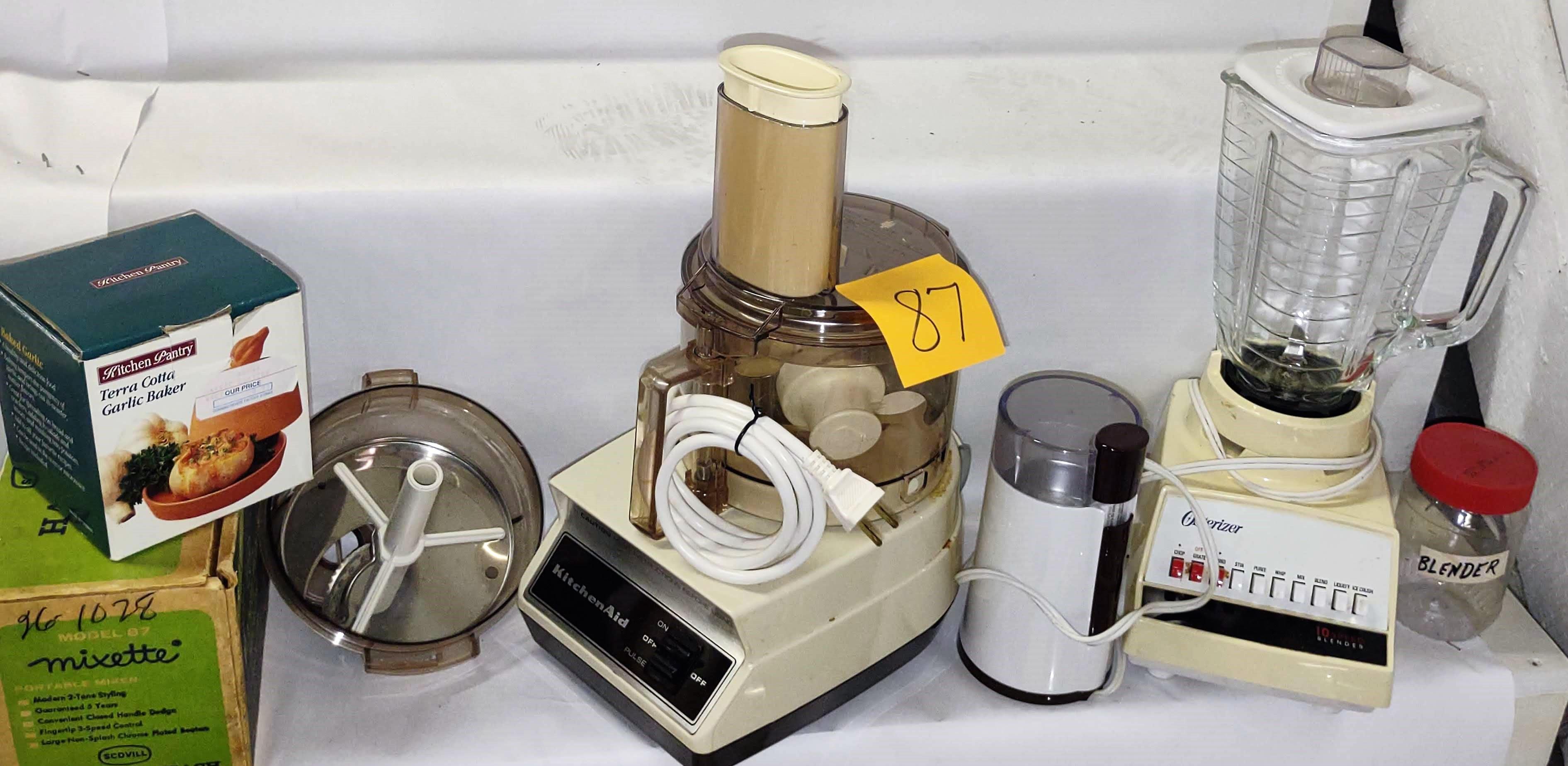 GROUP OF VINTAGE SMALL APPLIANCES - PICK UP ONLY