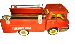 VINTAGE STRUCTO  FIRE TRUCK (NO LADDERS)