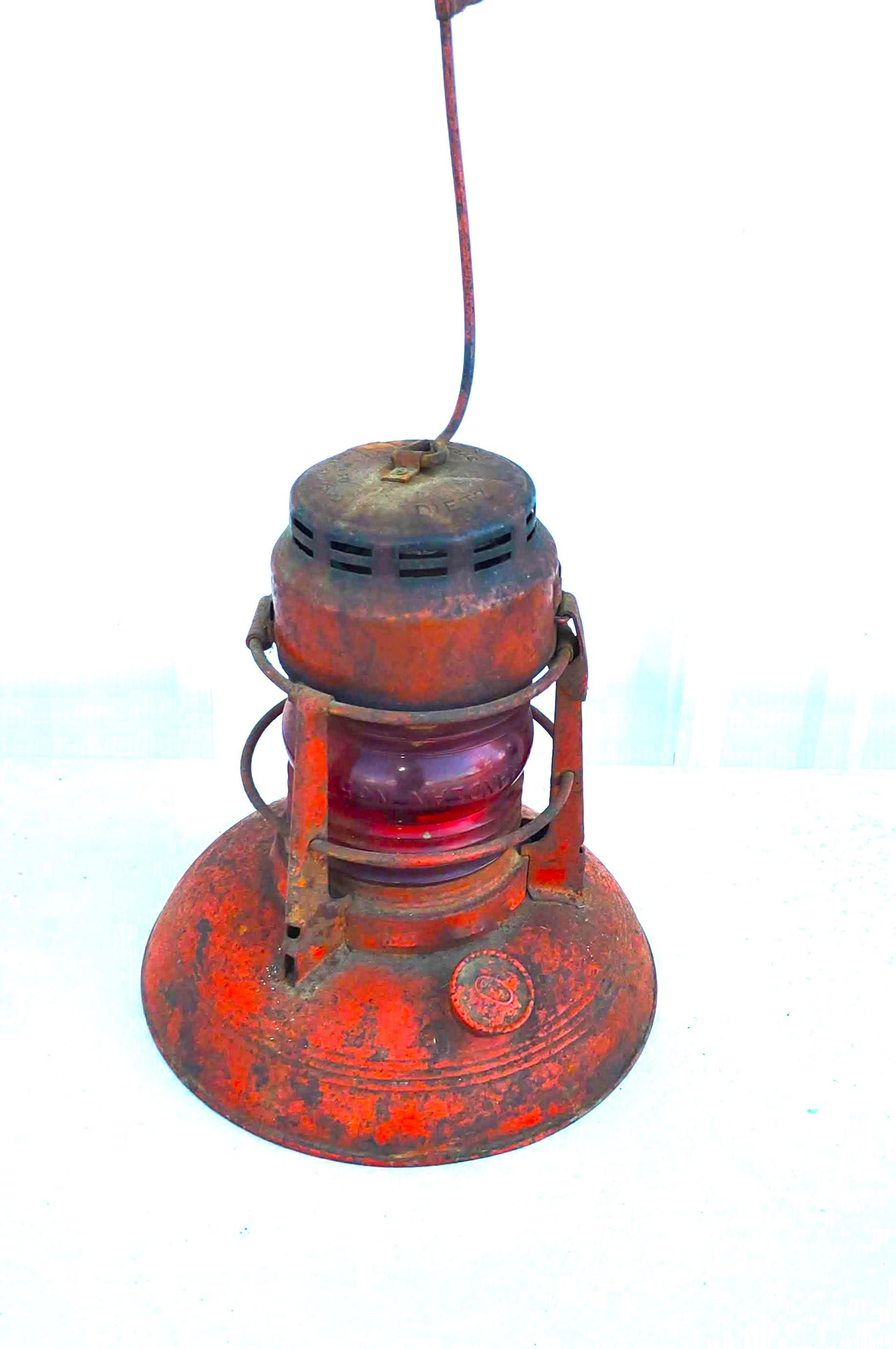 VINTAGE DIETZ TRAFFIC GUARD NO. 40 LANTERN