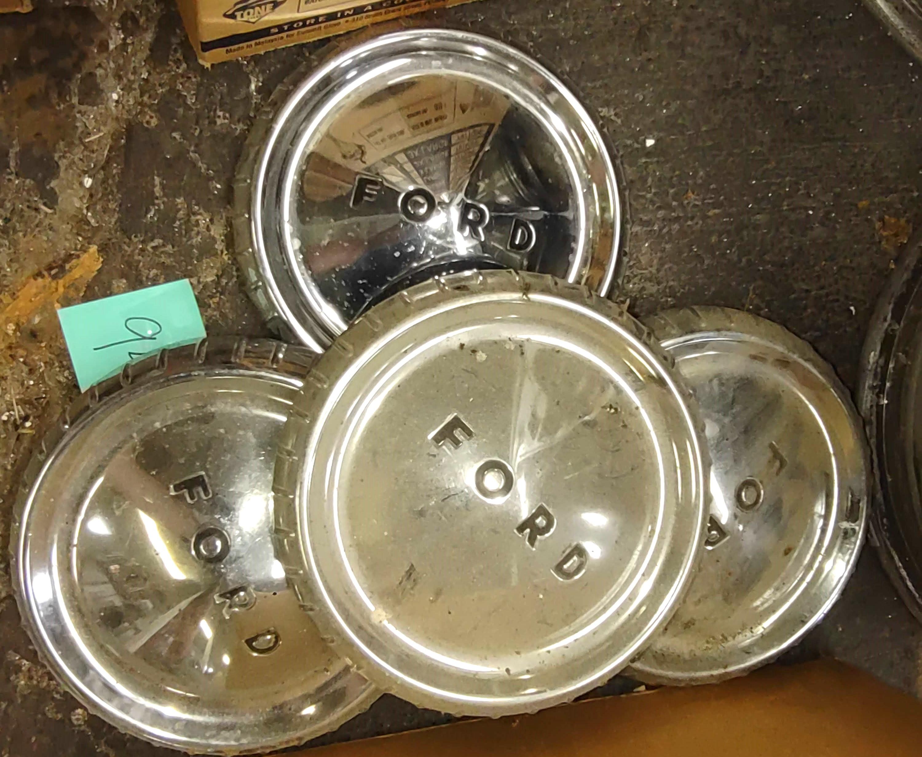 VINTAGE FORD HUBCAPS