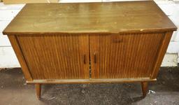 VINTAGE RECORD CABINET - PICK UP ONLY