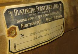 VINTAGE HUNTINGTON FURNITURE CO. CHINA CABINET - PICK UP ONLY