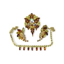 VINTAGE JUDY LEE CLIP EARRINGS, TRIFARI BROOCH, ETC.