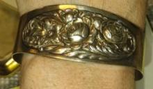 STERLING SILVER S. KIRK & SON FLORAL CUFF BRACELET - 30.5+ GRAMS